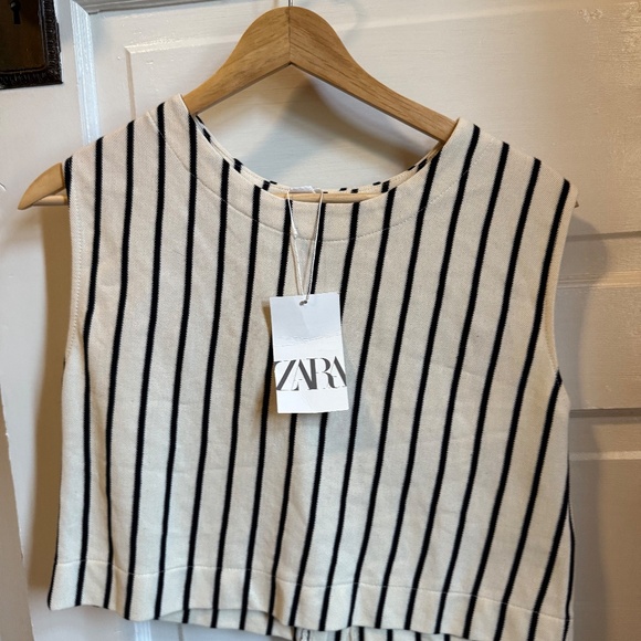 Bow Trim Stripped Top - Picture 4 of 4